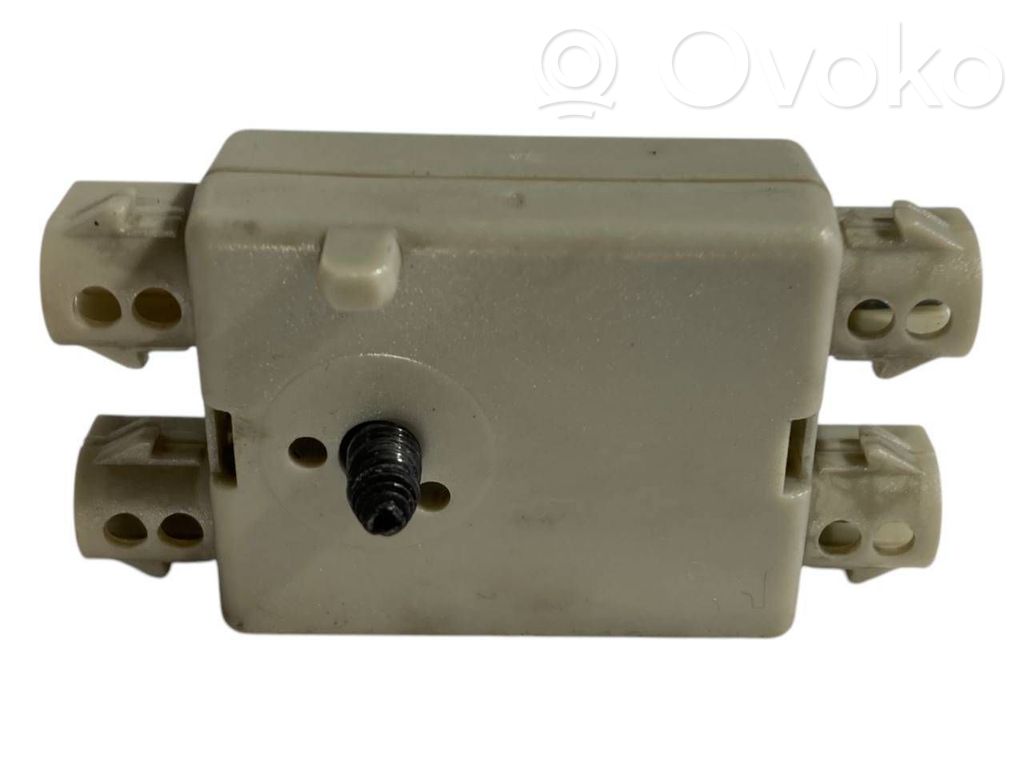 Antenna amplifier