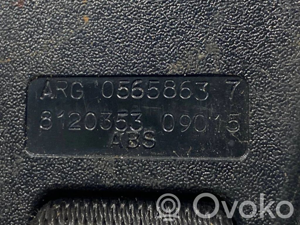 Priekšējās jostas sprādze