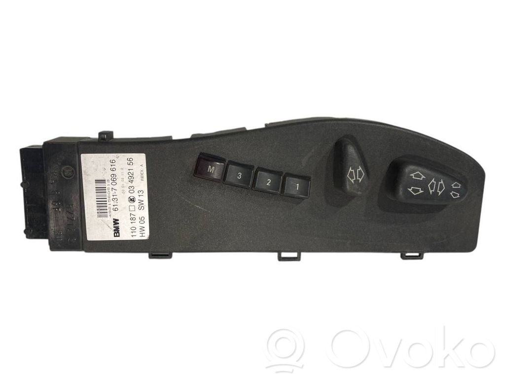 Seat adjustment switch(es)