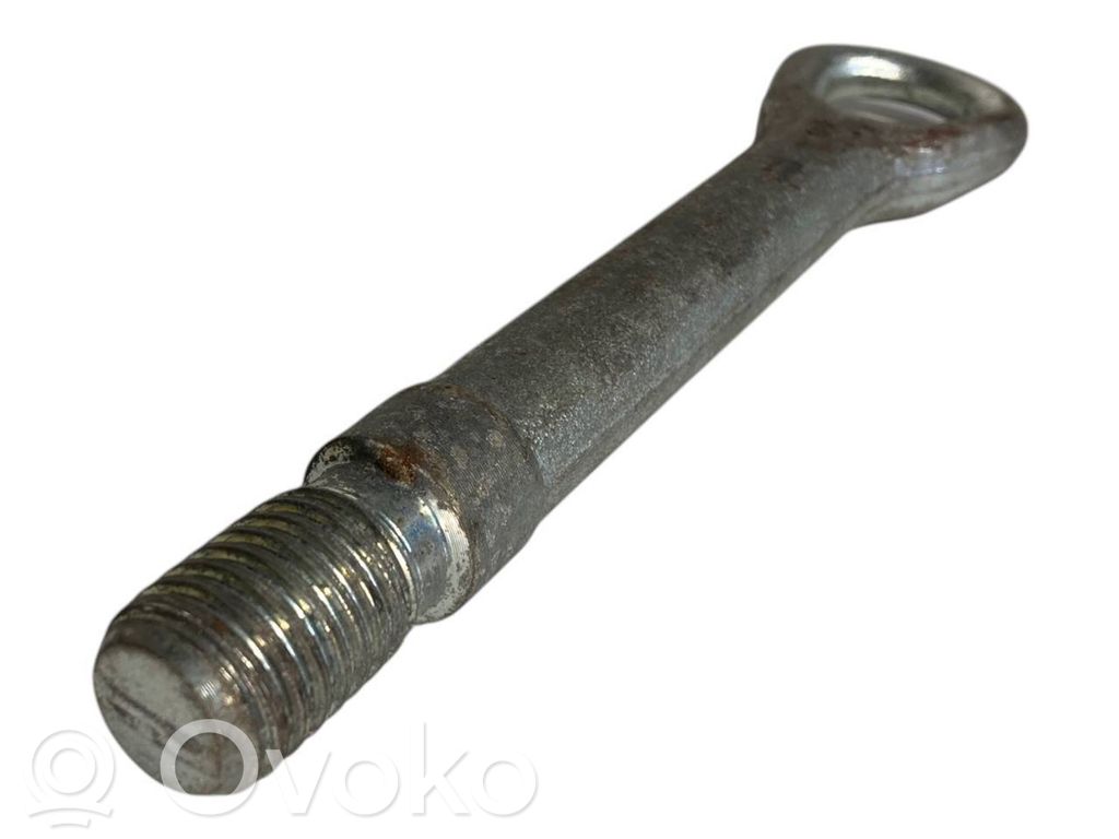 Буксировочный крюк