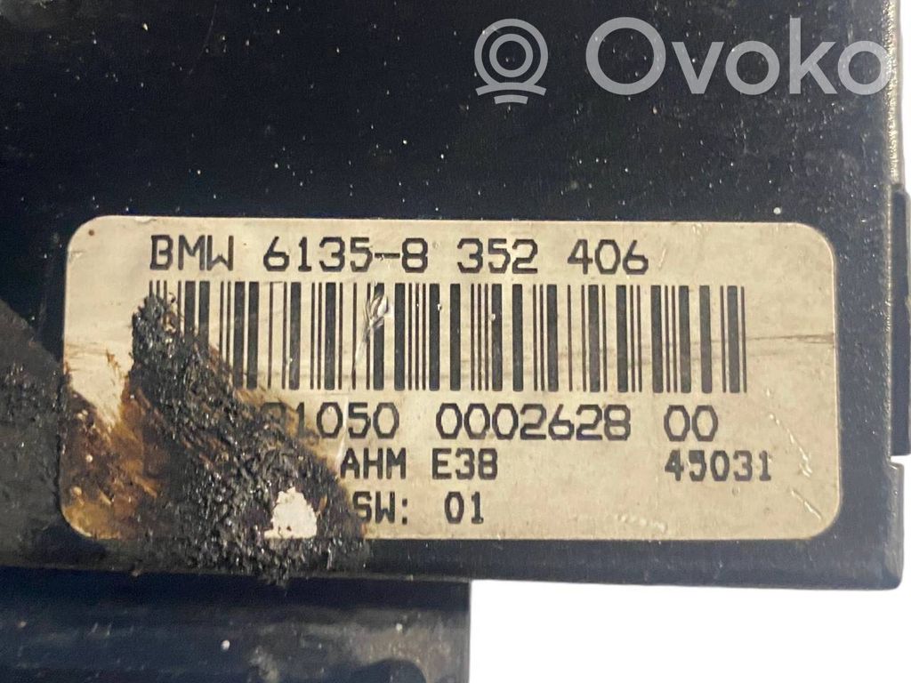 Piekabes āķa vadības bloks