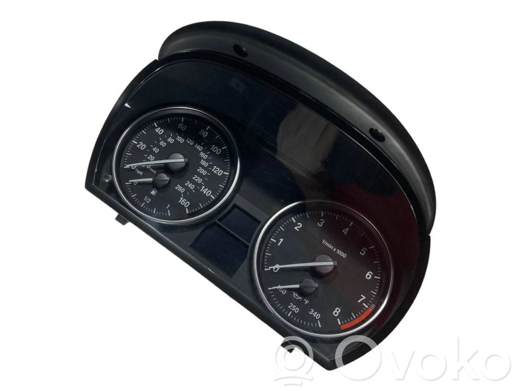 Speedometer (in the instrument panel)