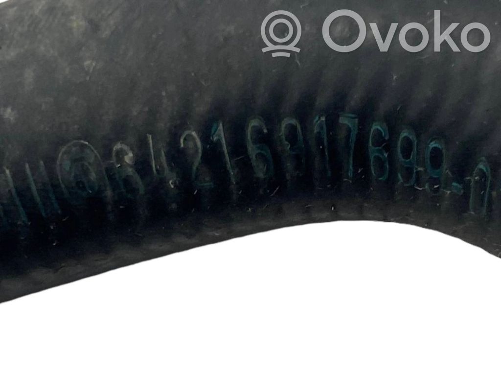 Caurulīte (-es) / šļūtene (-es)