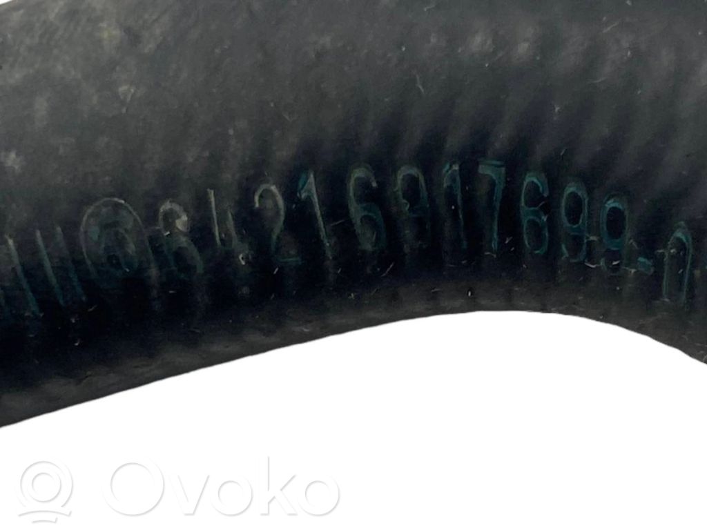 Caurulīte (-es) / šļūtene (-es)