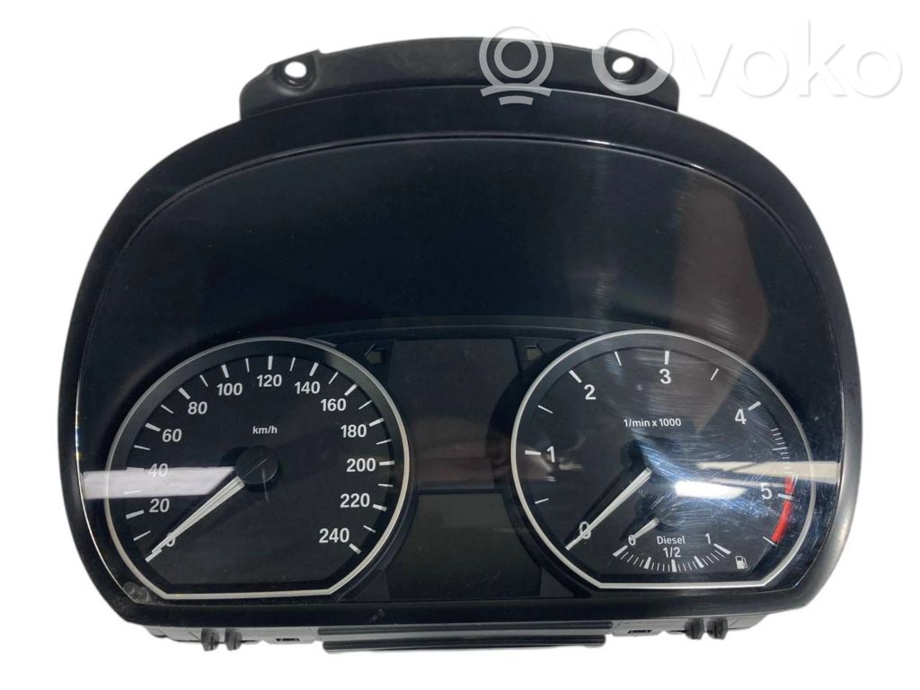 Speedometer (in the instrument panel)