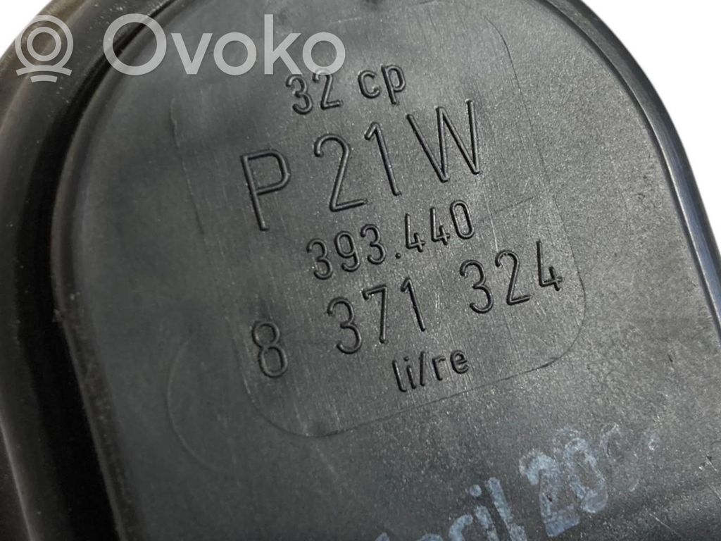 Держатель крышки заднего фонаря