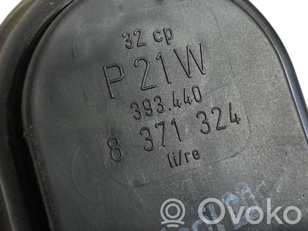 Держатель крышки заднего фонаря