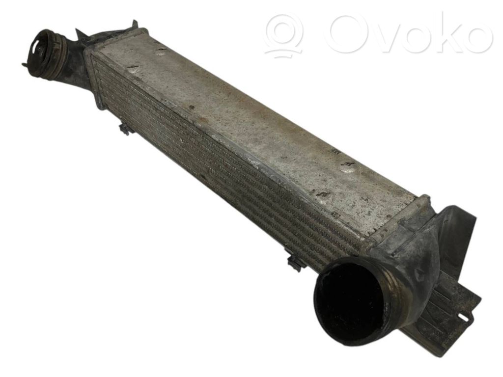 Starpdzesētāja radiators