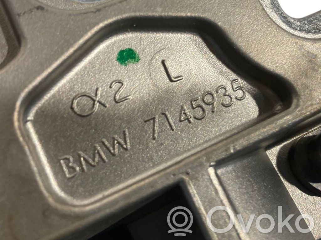 Roof lock