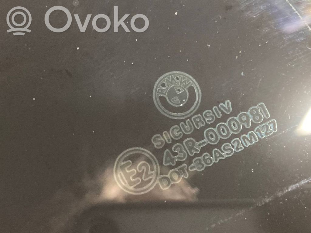 стекло задней двери