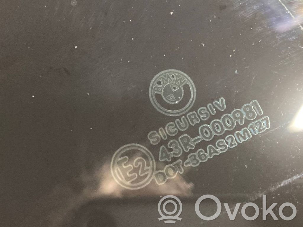 aizmugurējo durvju stikls