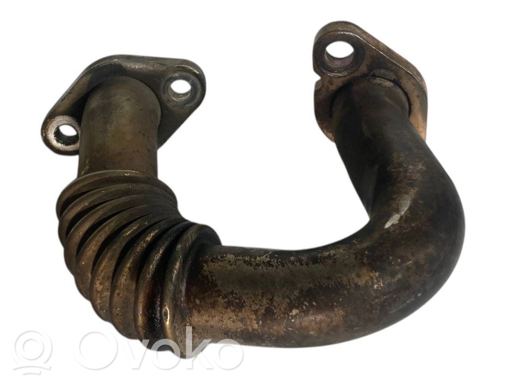 Caurulīte (-es) / šļūtene (-es)