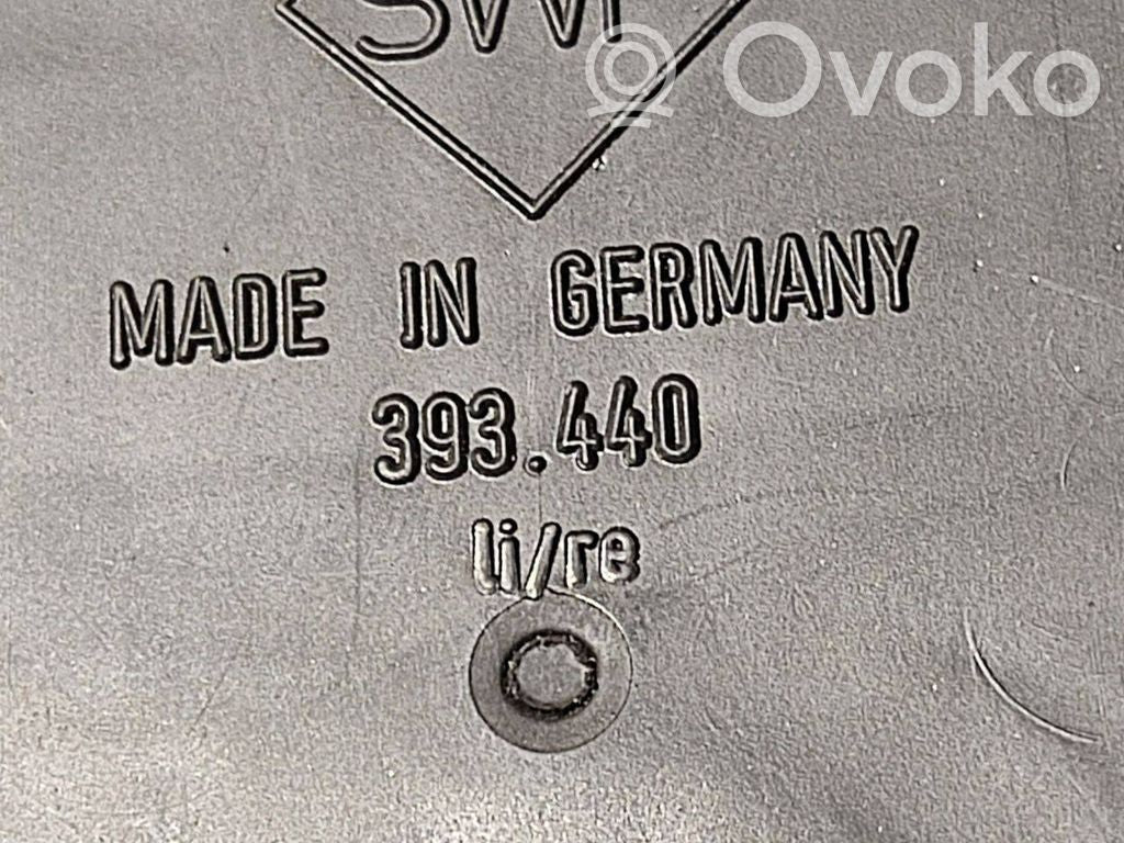 Задний фонарь в кузове