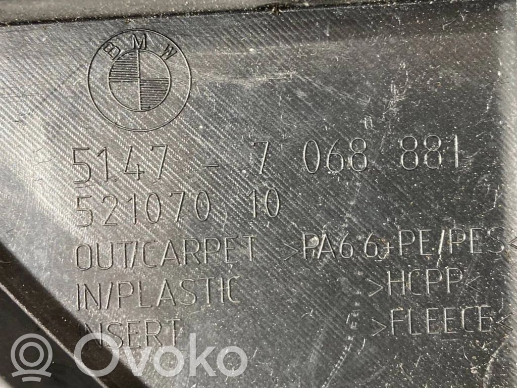 Side decorative trim panel