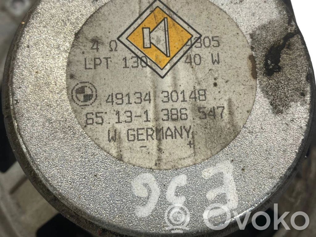 Skaļrunis priekšējā panelī