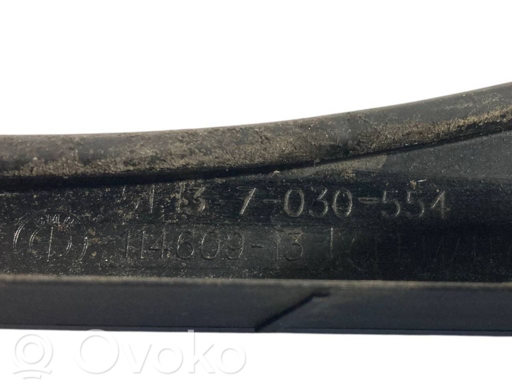 Priekšējā luktura dekoratīvā apdare