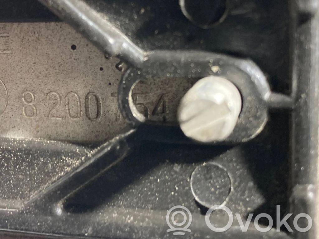 Aizmugurē durvju dekoratīvā apdare (moldings)