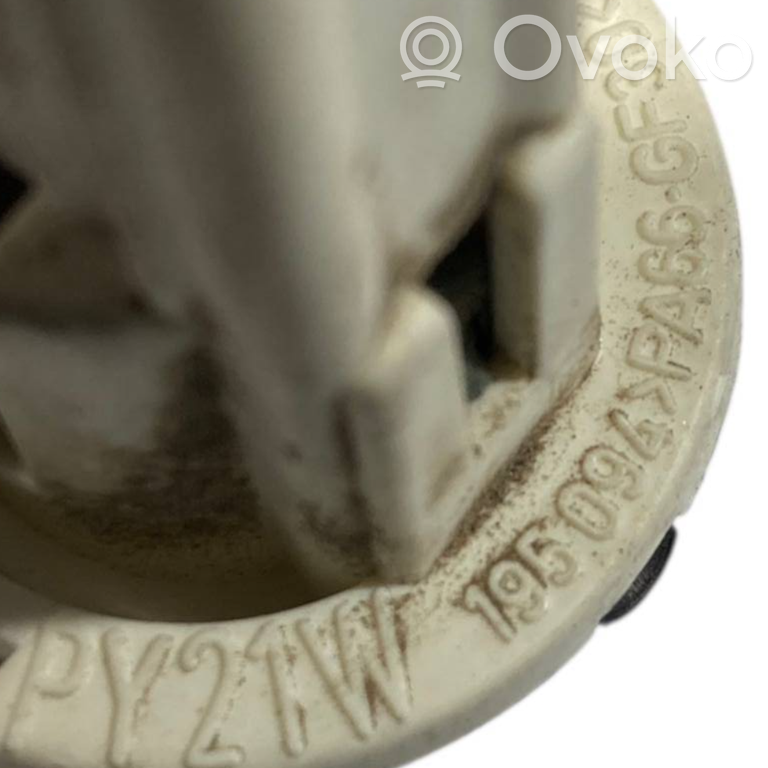 Aizmugures spuldzes vāka turētājs