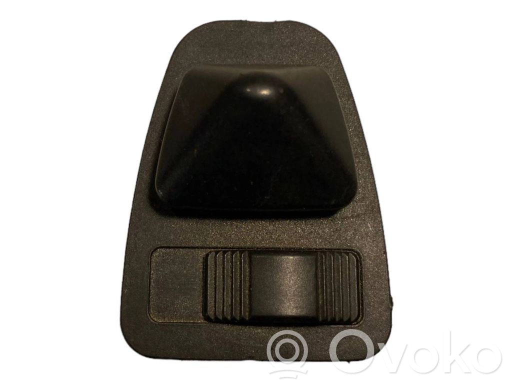 Side mirror switch