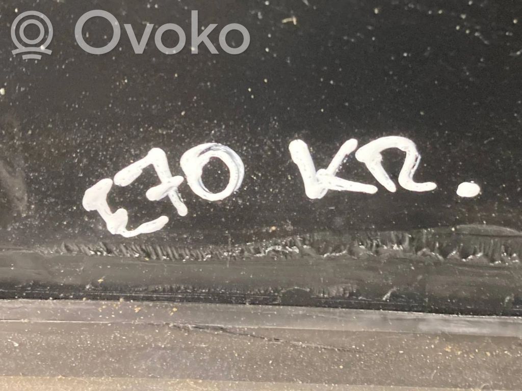 Заднее боковое стекло кузова