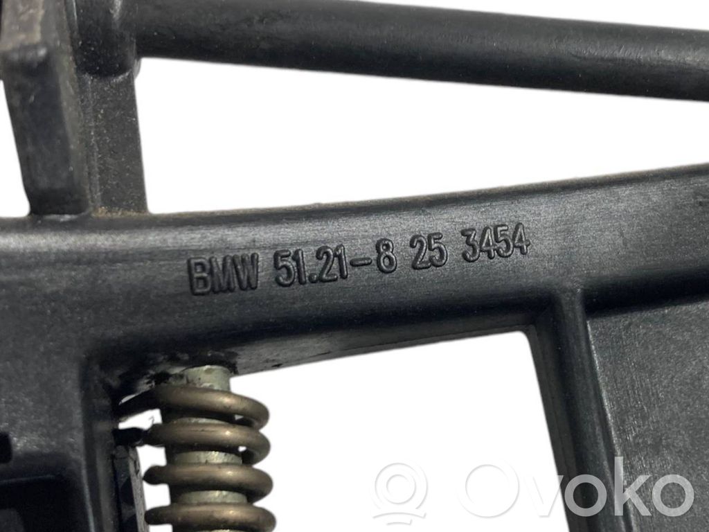 Aizmugurē turētājs / kronšteins ārējam atvēršanas rokturim