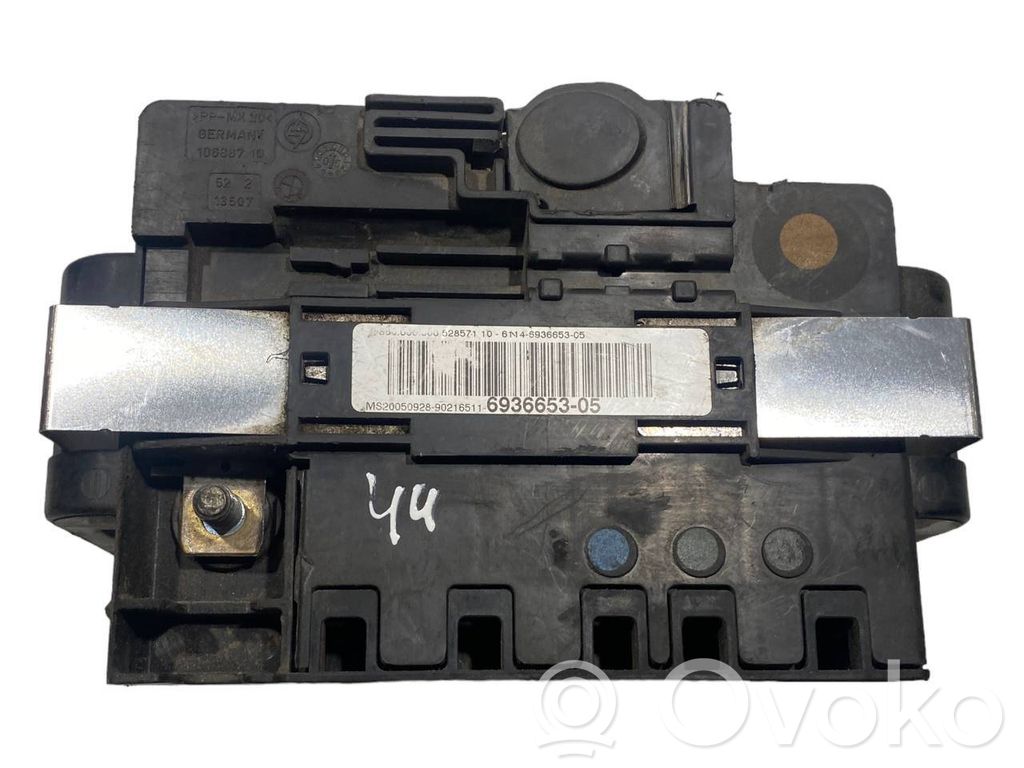 Positive wire connection assembly