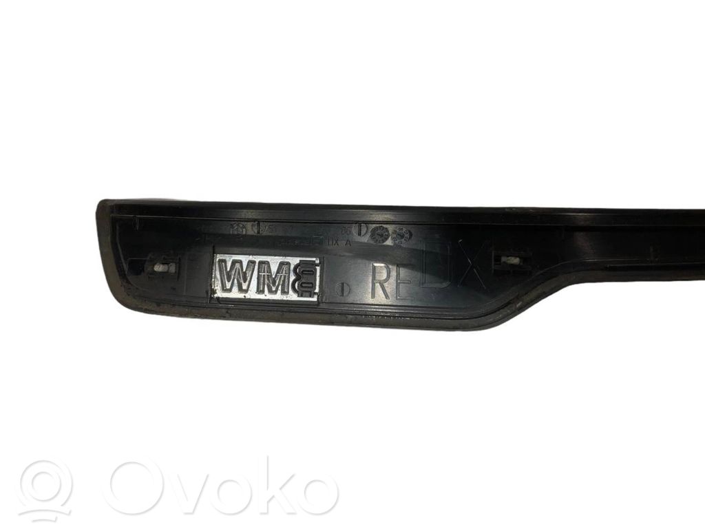 Rear door sill trim (inner)