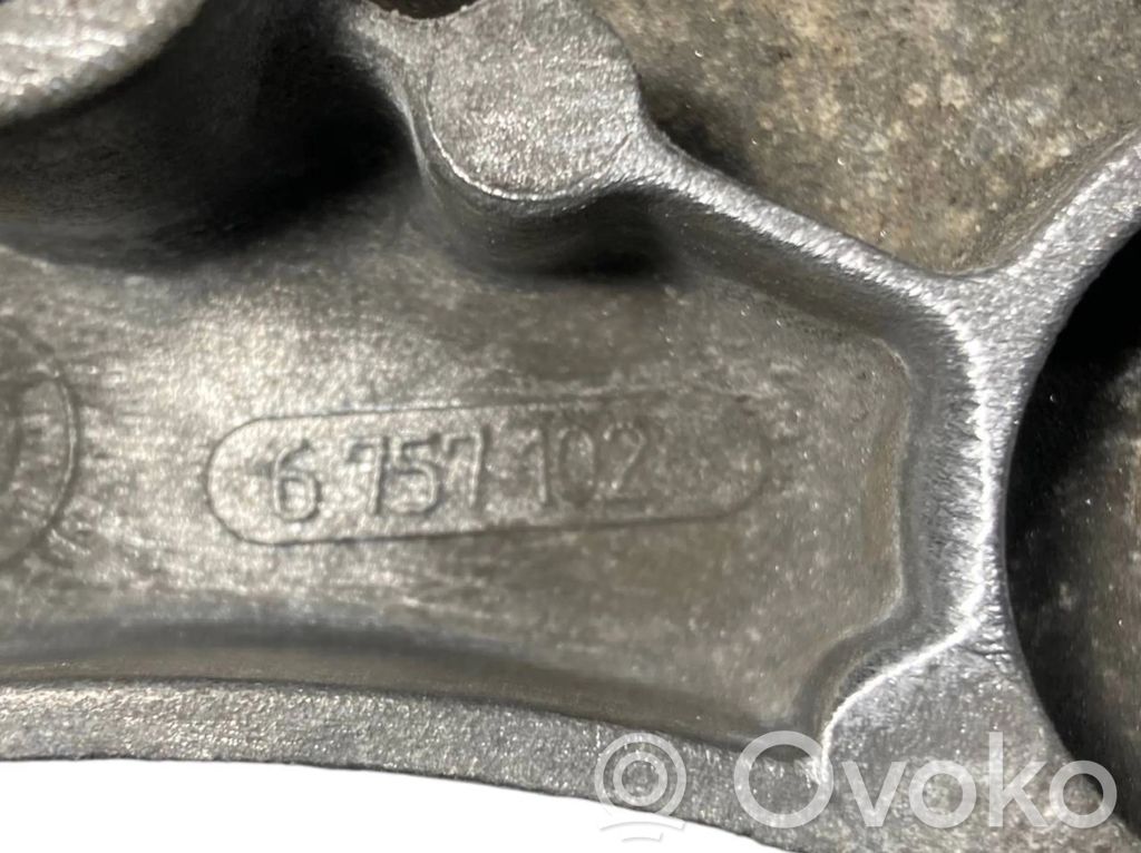 Кронштейн крепления трансмиссии