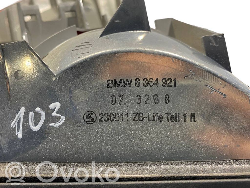 Aizmugurējais lukturis virsbūvē