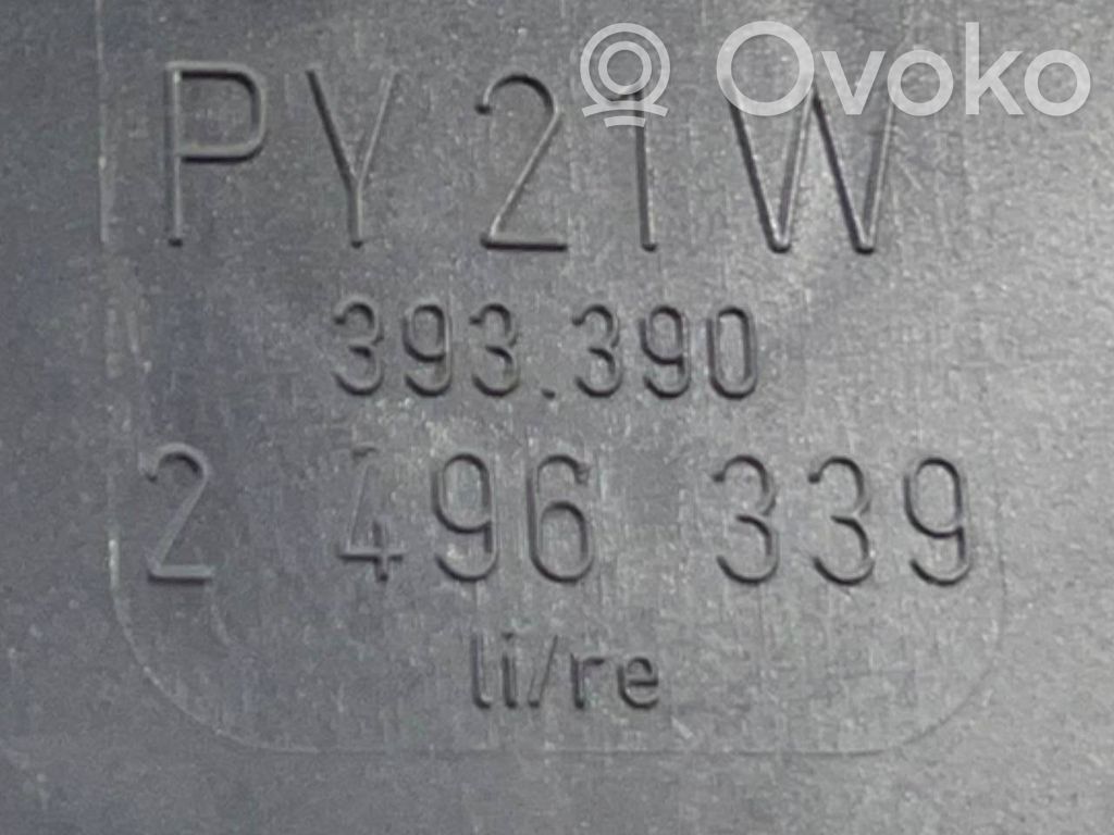 Aizmugurējais lukturis virsbūvē