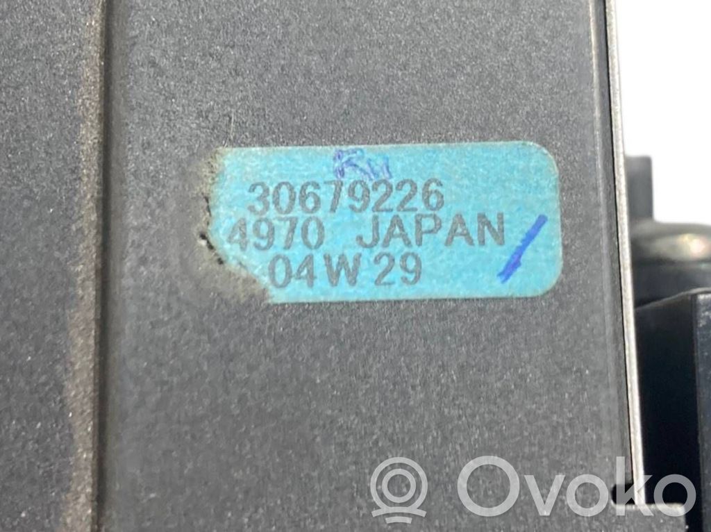 Radio / CD/DVD atskaņotājs / navigācija