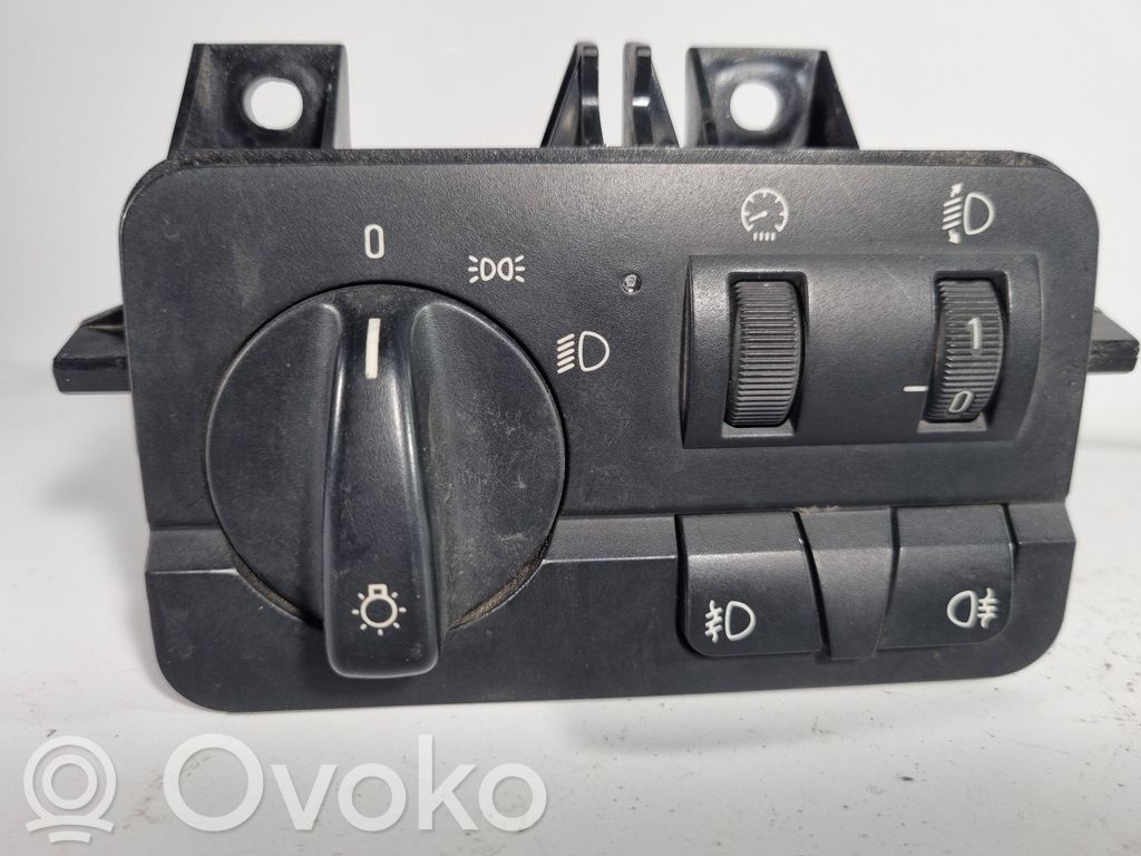 Headlight switch