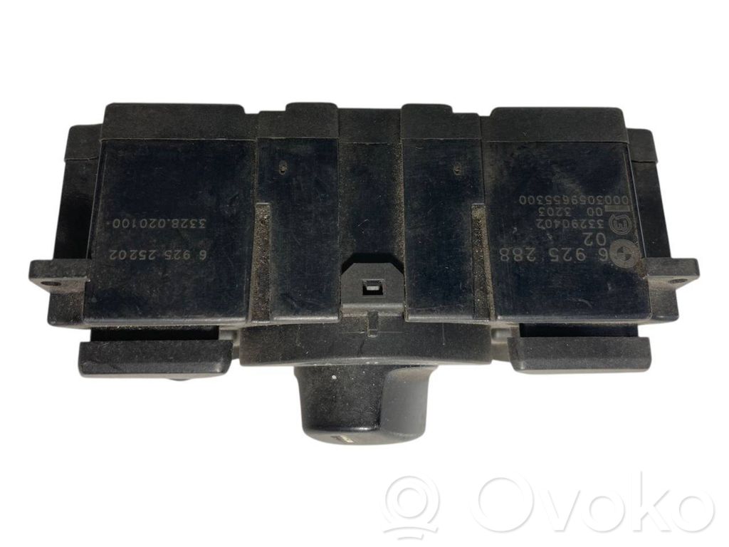Headlight switch