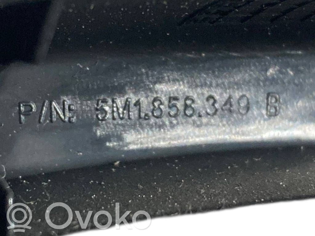 Stūres ass dekoratīvā apdare