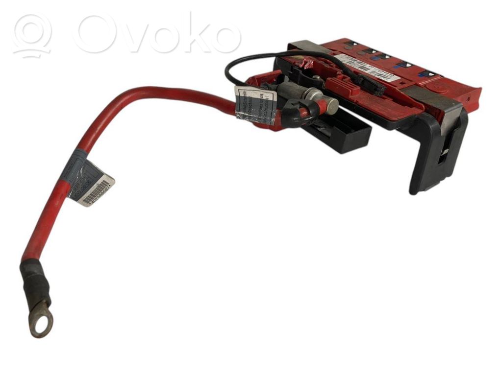 Positive wire connection assembly