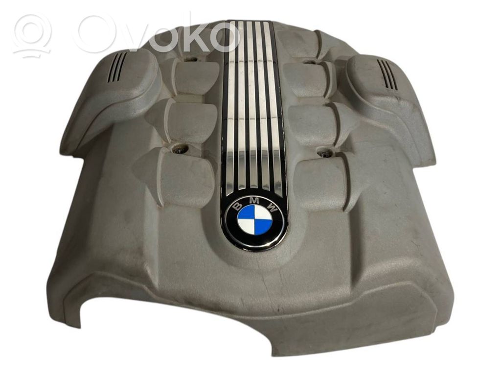 Engine cover (decorative trim)