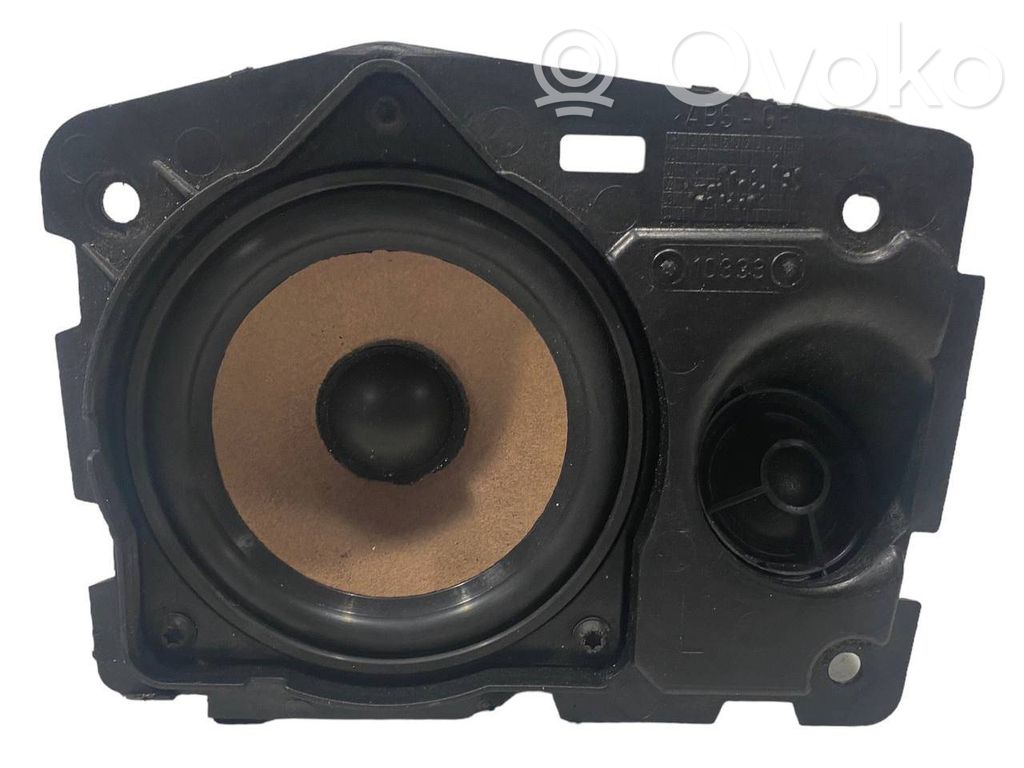 Speaker(s) in the rear door