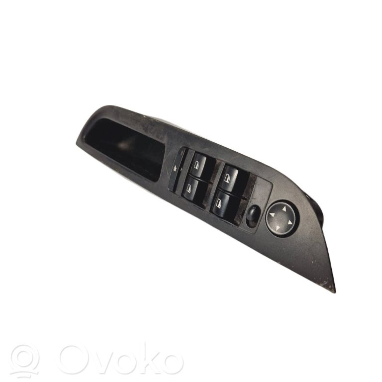 Priekšpusē loga slēdža dekoratīvā apdare