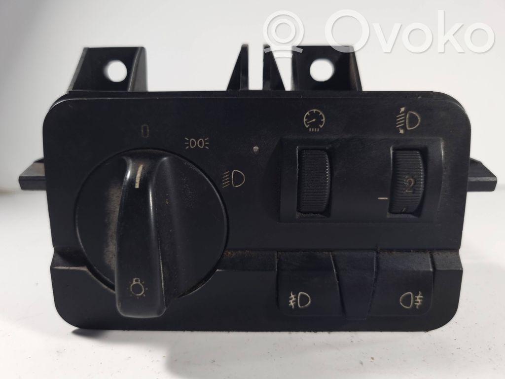 Headlight switch