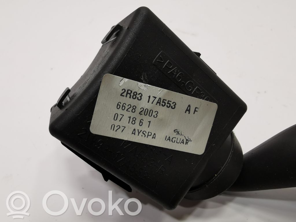 Stikla tīrītāja vadības pogas kātiņš