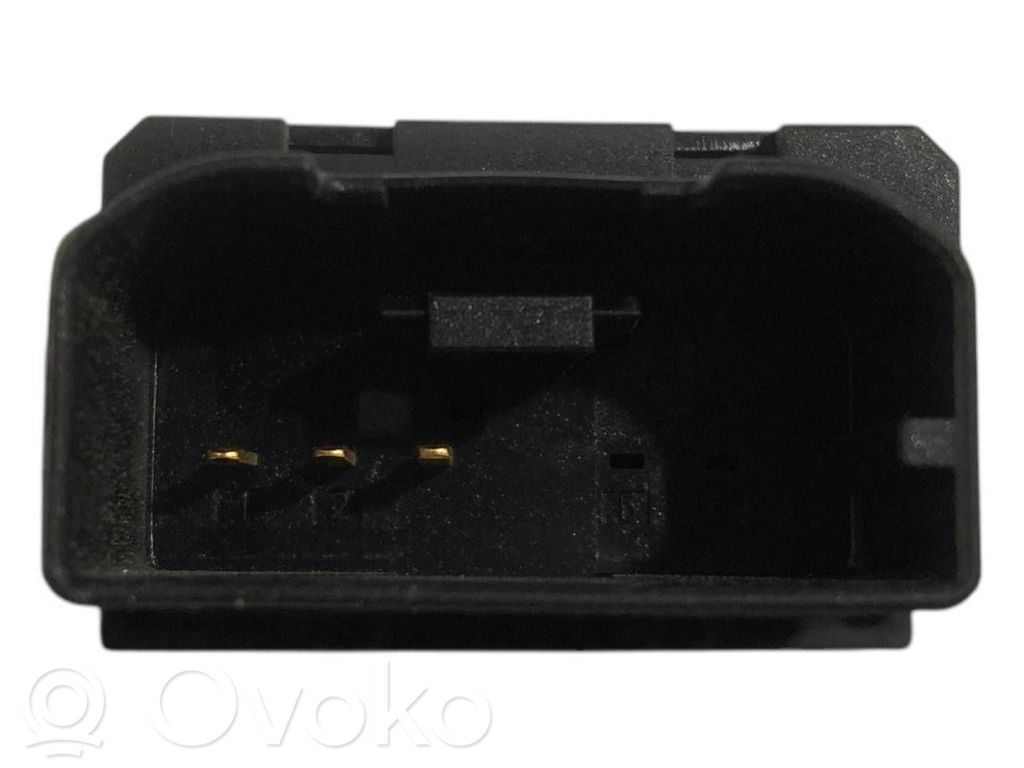 Passenger airbag switch