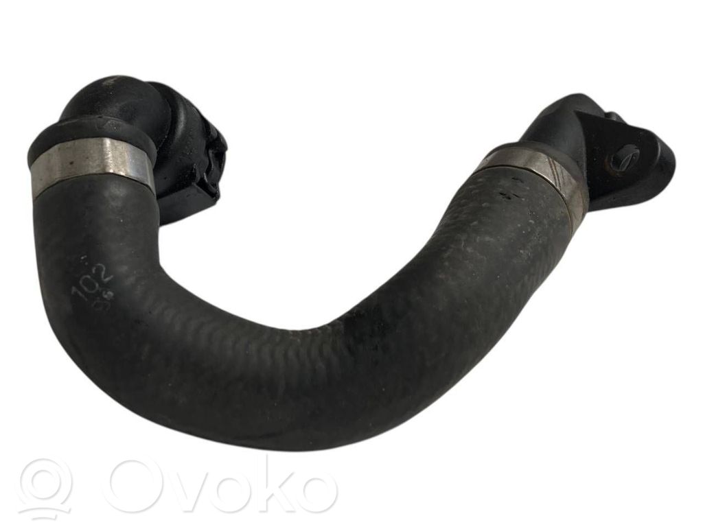 Caurulīte (-es) / šļūtene (-es)
