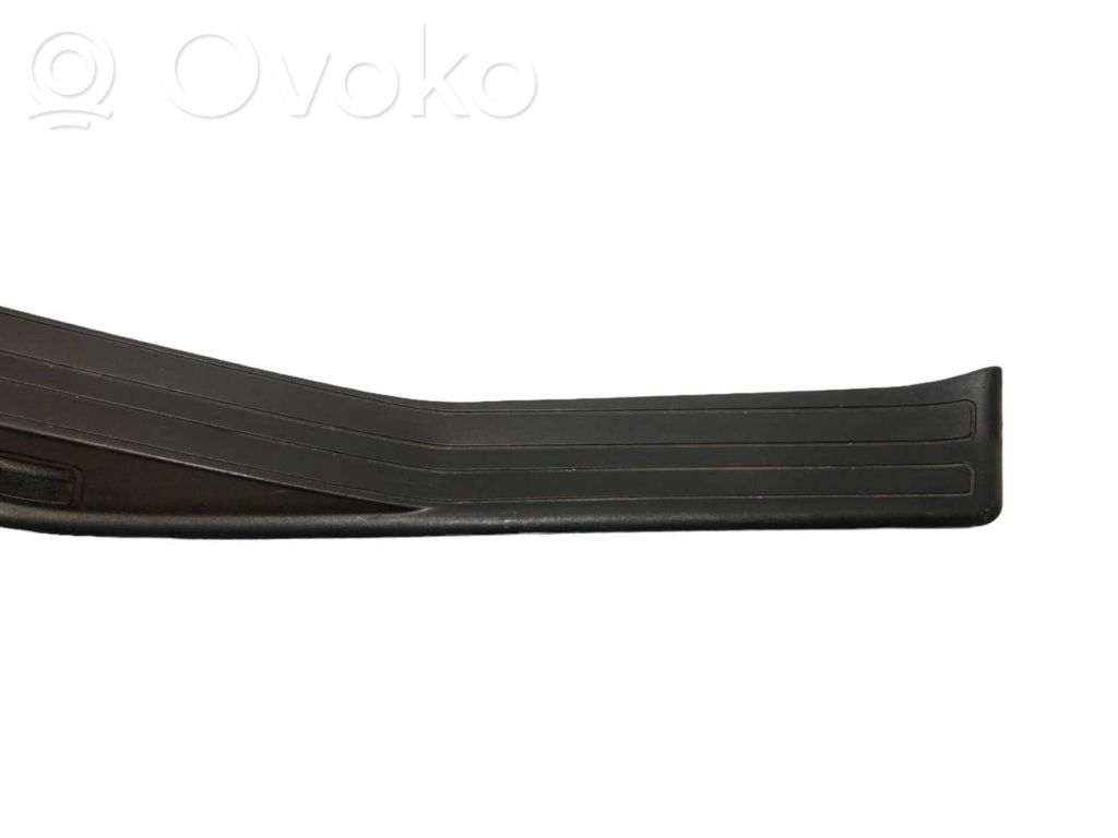 Rear door sill trim (inner)