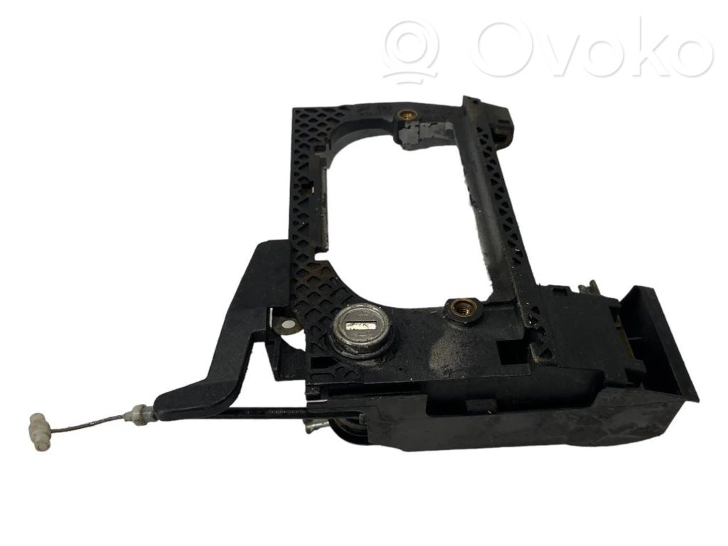 Holder/bracket for external opening handle at the front