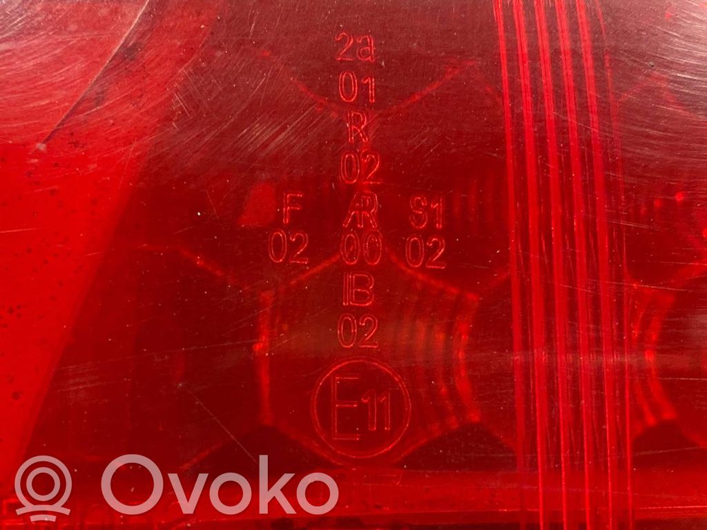 Aizmugurējais lukturis virsbūvē