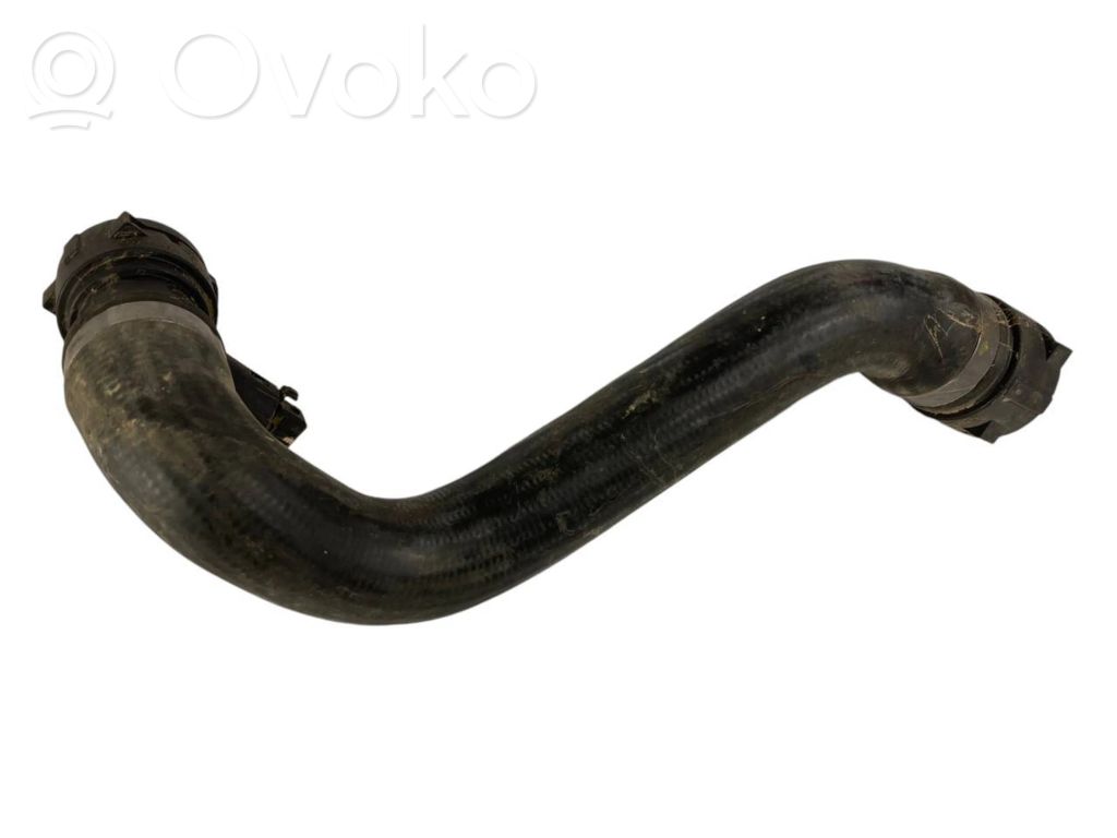 Caurulīte (-es) / šļūtene (-es)