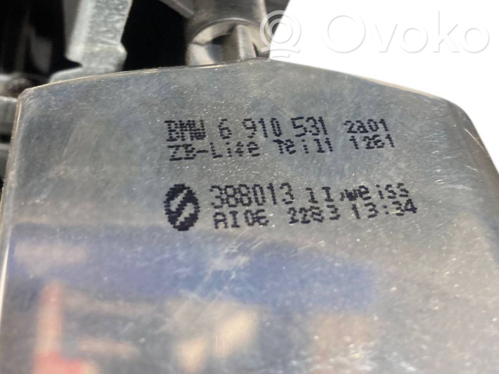 Aizmugurējais lukturis virsbūvē