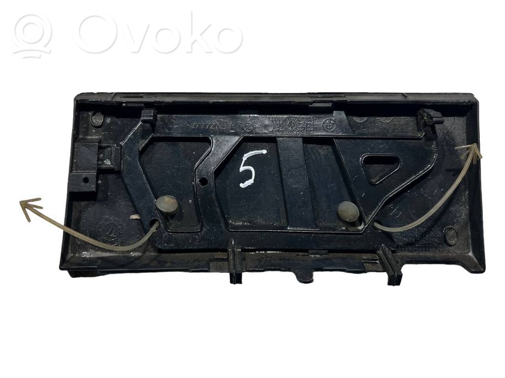 Tow eye cap