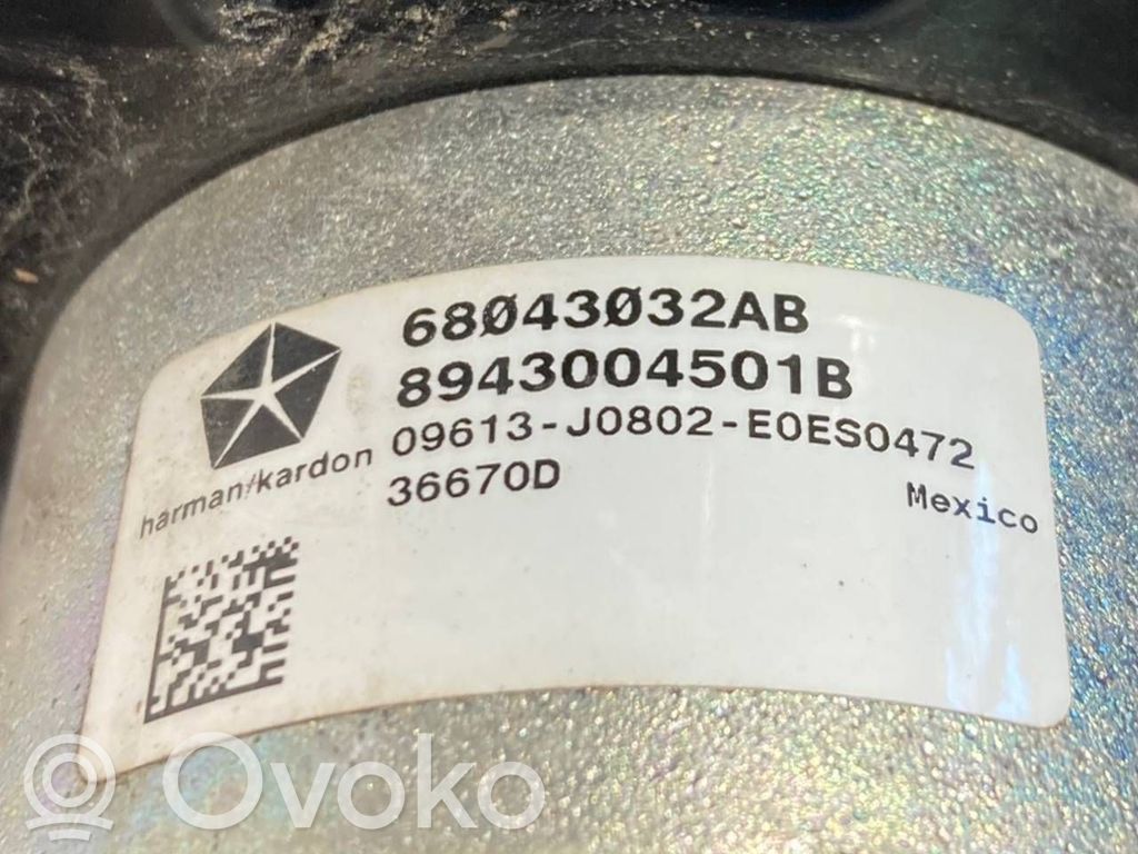 Skaļrunis (-i) priekšējās durvīs