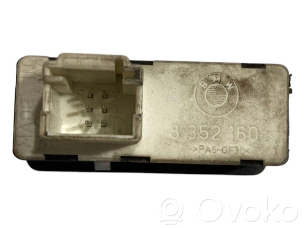 Seat adjustment switch(es)